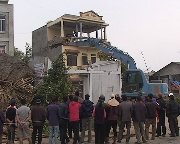 Giám sát việc chấp hành pháp luật về quản lý, sử dụng, xử lý vi phạm đất đai tại huyện Ba Vì